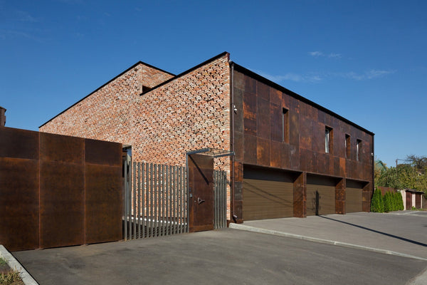 Metal wall panel decorate exterior of private house